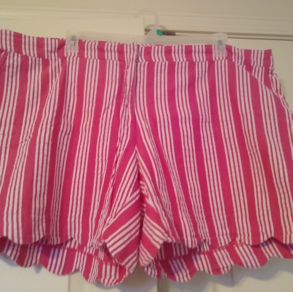Crown and Ivy Woman, red and white scallop shorts